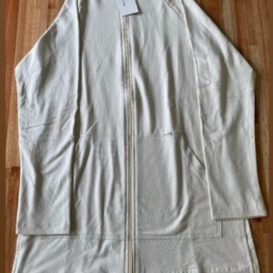 Campera larga con cierre crema